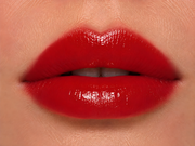 JUST-KISSED Creamy Lip Oil on lips