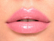 FIRST DATE Creamy Lip Oil on lips